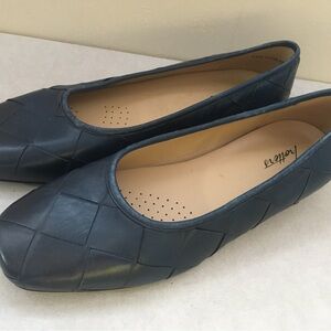 Trotters ballet flat slip ons 8.5 W